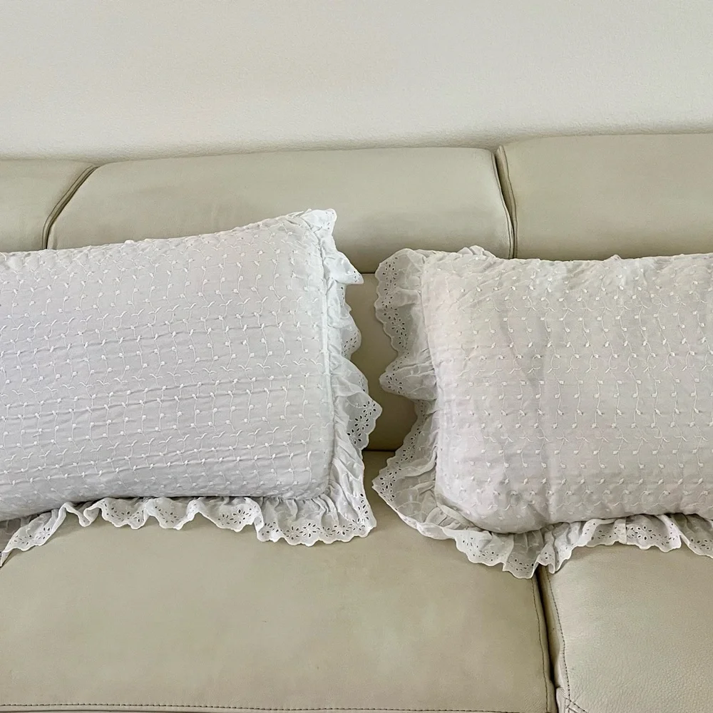 Martha Stewart White Ruffled Pillow Pair 18/22 Inches